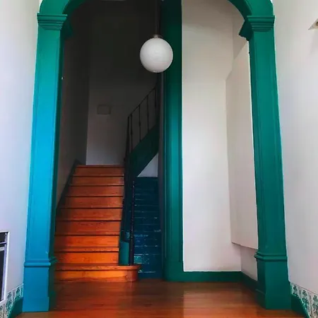 Storybook Charm In By Innkeeper Apartment *